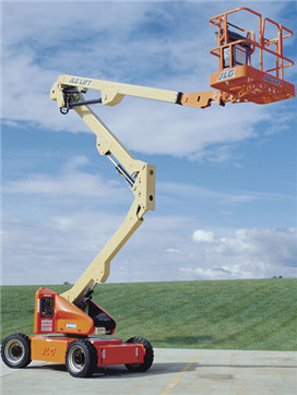 登高車(chē)高空作業(yè)平臺(tái).jpg高空作業(yè)平臺(tái)-登高車(chē)-蜘蛛車(chē)：曲臂式高空作業(yè)平臺(tái)四大特點(diǎn)